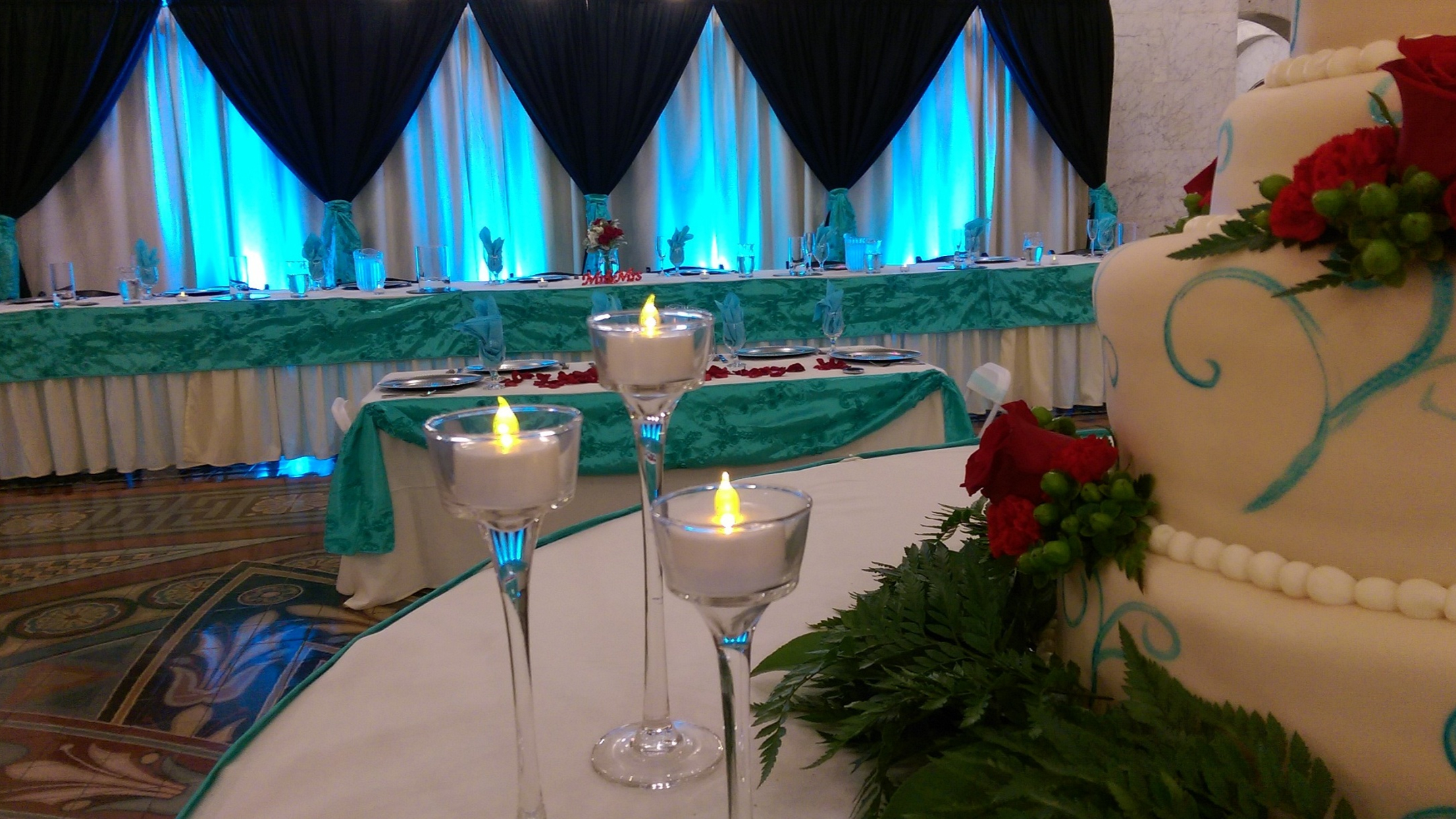 teal uplighting